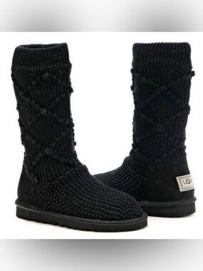 UGG 5879 Classic Argyle Knit Black
Boot Size 7